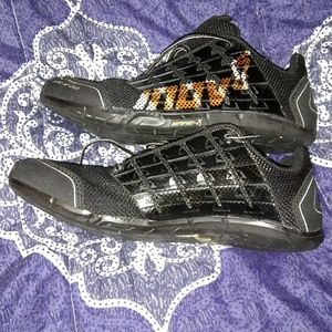 Weight training shoes